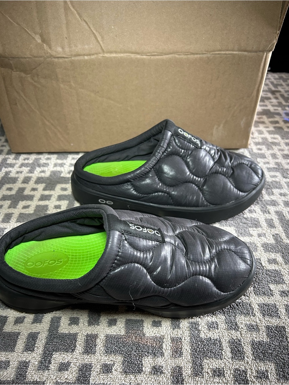 OOFOS Black Quilted Slip-On Clogs with Green Insole - Picture 2 of 6